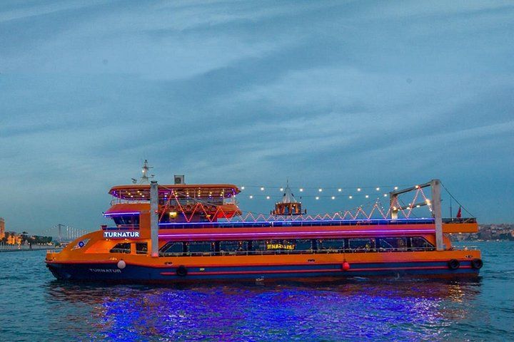 Silvester-Dinner-Kreuzfahrt 2026/27 auf der Turnatour in Istanbul
